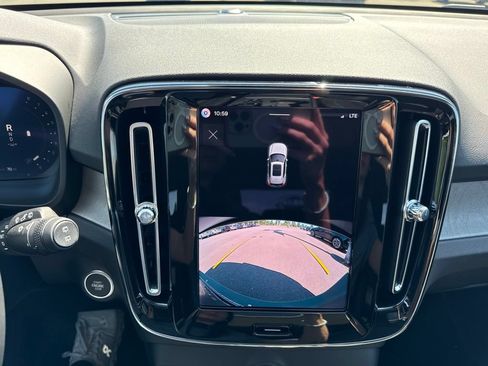 New 2026 Volvo XC40 B5 Core w/ Climate Package AWD/4WD image 26