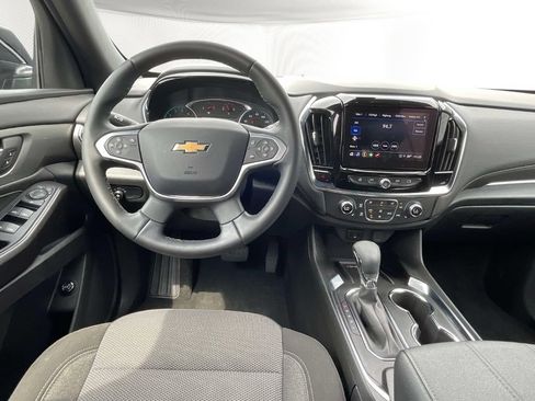 Used 2023 Chevrolet Traverse LT FWD image 14
