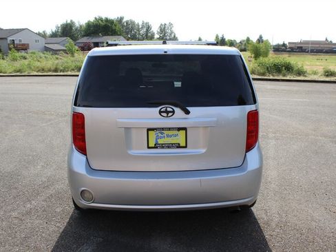 Used 2008 Scion xB FWD image 8