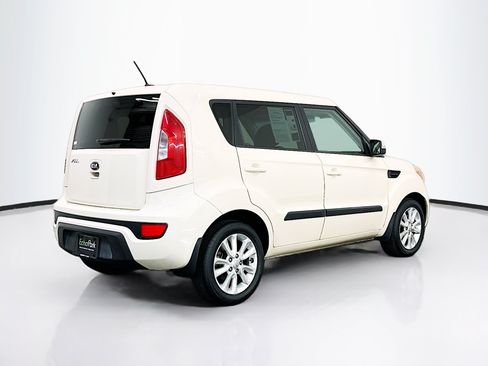 Used 2013 Kia Soul + FWD image 9