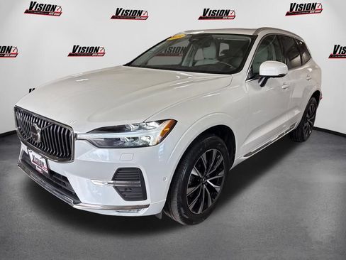 Used 2023 Volvo XC60 B5 Plus w/ Climate Package AWD/4WD image 1