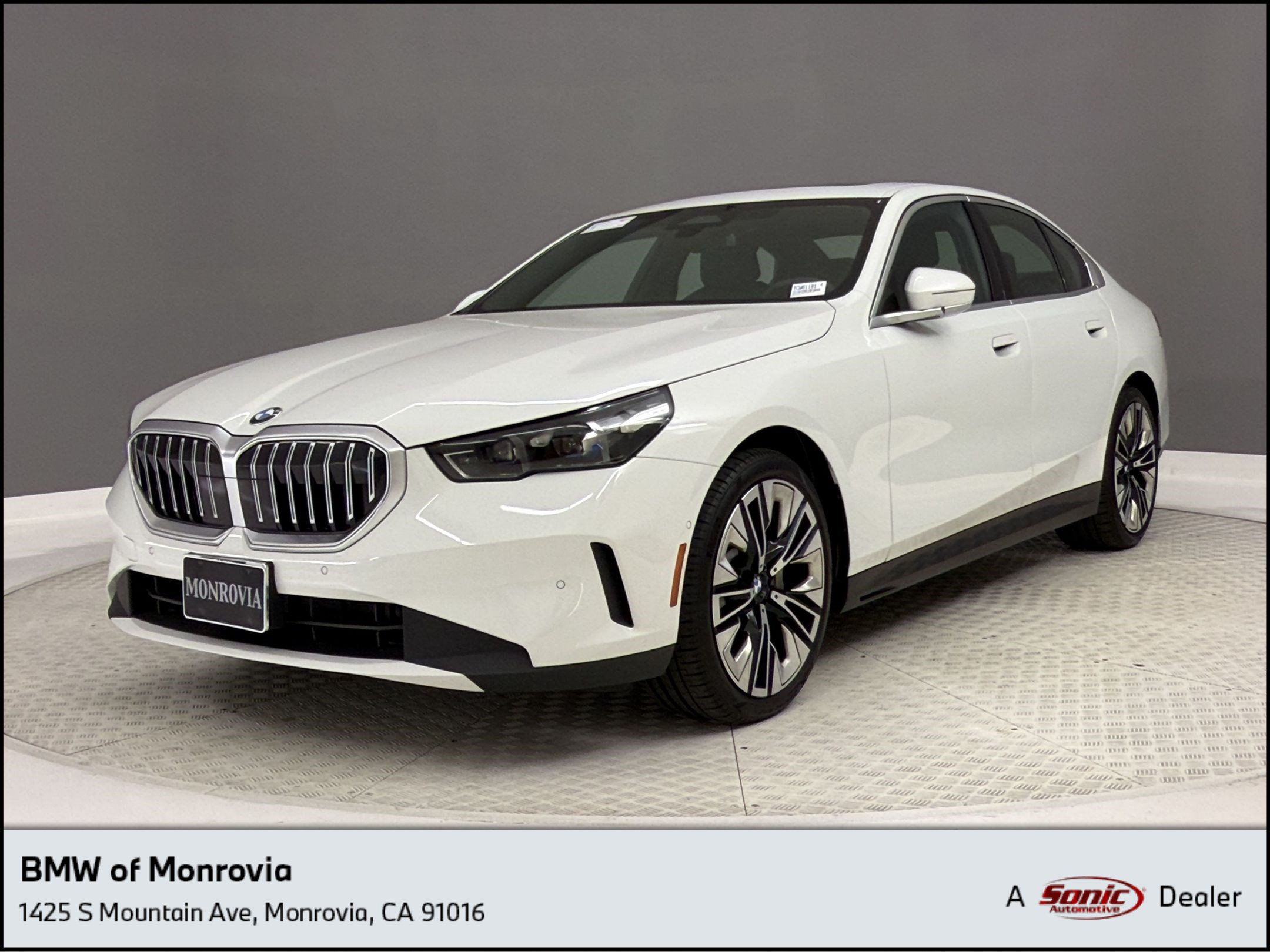 Used 2026 BMW 530i RWD image 1