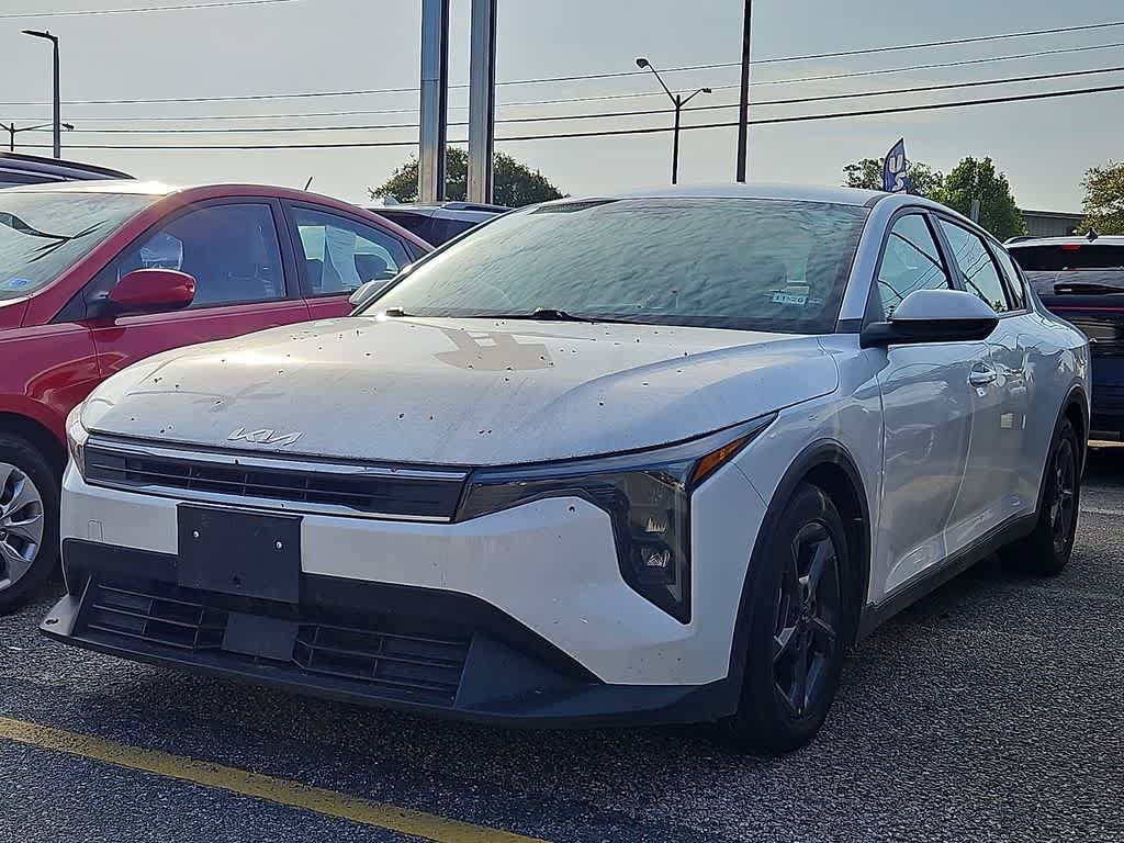 Used 2025 Kia K4 FWD image 1