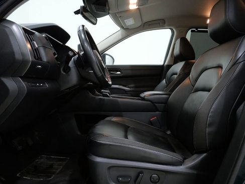 Used 2023 Nissan Pathfinder SL image 12