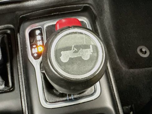Used 2023 Jeep Wrangler Unlimited Rubicon 4xe w/ Cold Weather Group AWD/4WD image 19