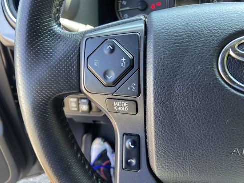 Used 2017 Toyota Tacoma TRD Off-Road w/ Tow Package RWD image 34