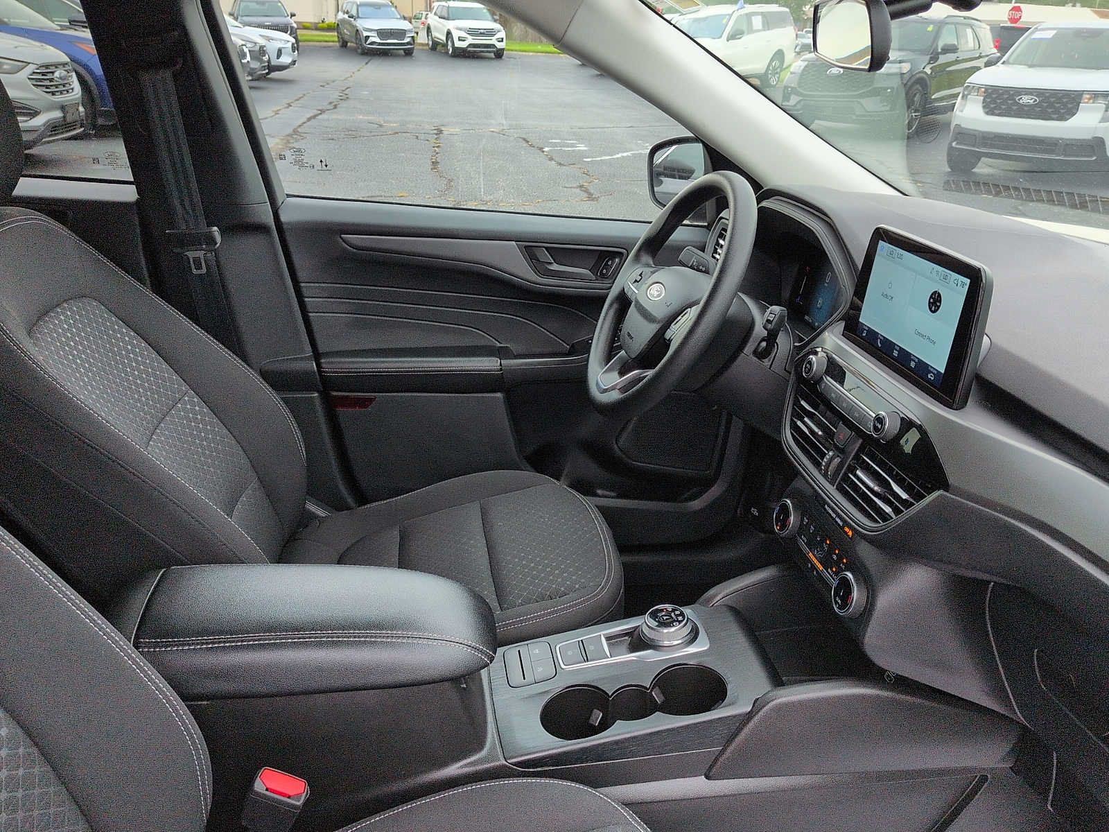 Used 2025 Ford Escape Active AWD/4WD image 10