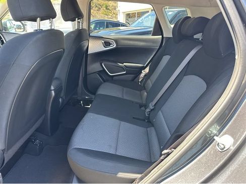 Used 2023 Kia Soul LX w/ Option Group 015 FWD image 4