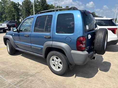 Used 2006 Jeep Liberty Sport AWD/4WD image 5