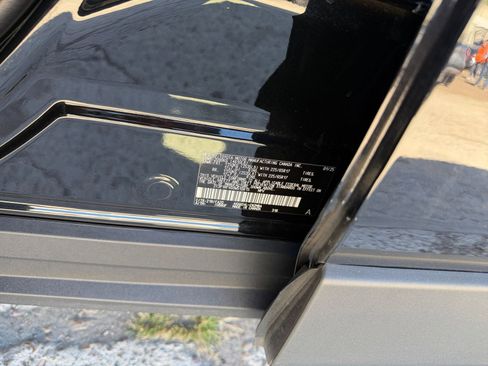 Used 2025 Toyota RAV4 XLE image 29