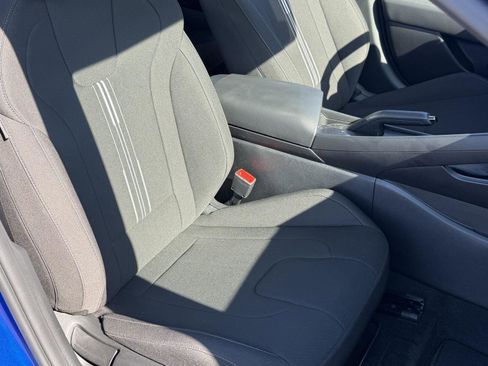Used 2025 Hyundai Elantra Sport FWD image 19