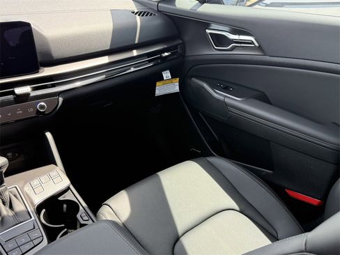 New 2026 Kia Sportage SX image 18