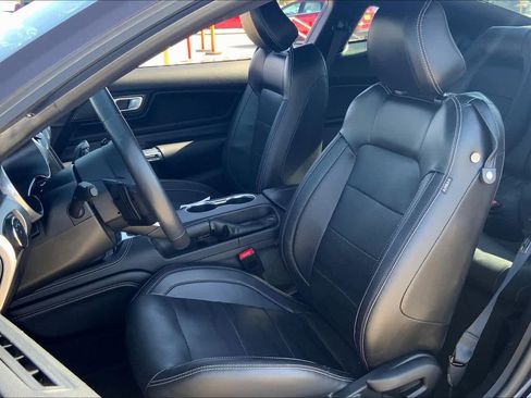 Used 2022 Ford Mustang GT Premium w/ Equipment Group 401A image 7