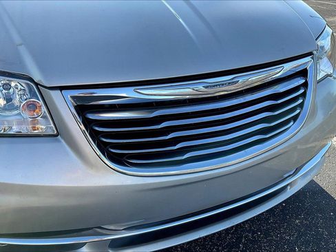 Used 2012 Chrysler Town & Country Touring w/ Entertainment Group #1 image 29