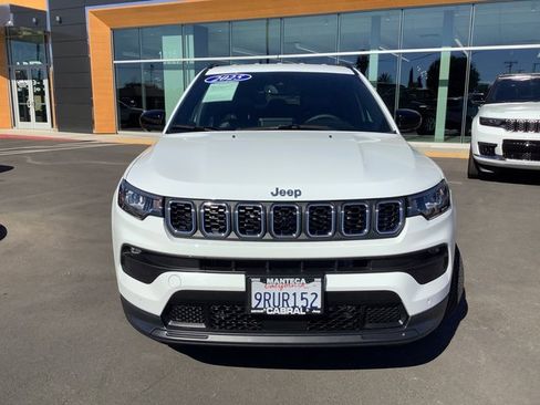 Used 2025 Jeep Compass Latitude w/ Convenience Group image 4