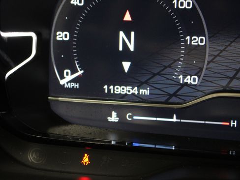 Used 2023 GMC Yukon XL Denali RWD image 14