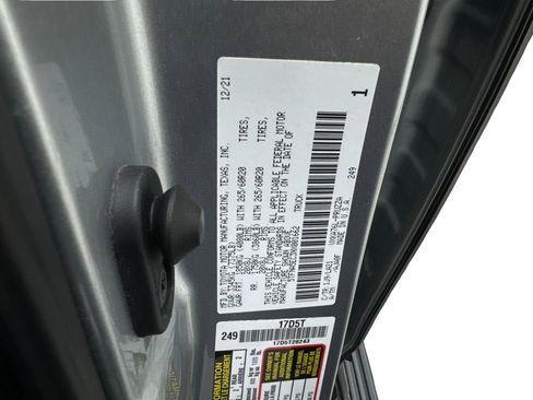 Used 2022 Toyota Tundra Platinum w/ Advanced Package image 90