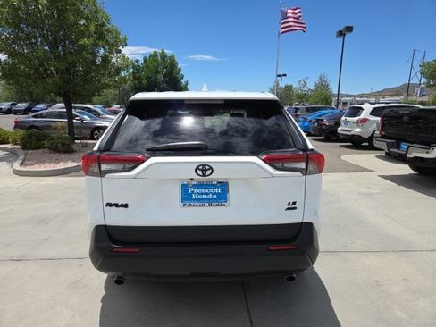 Used 2022 Toyota RAV4 LE AWD/4WD image 6