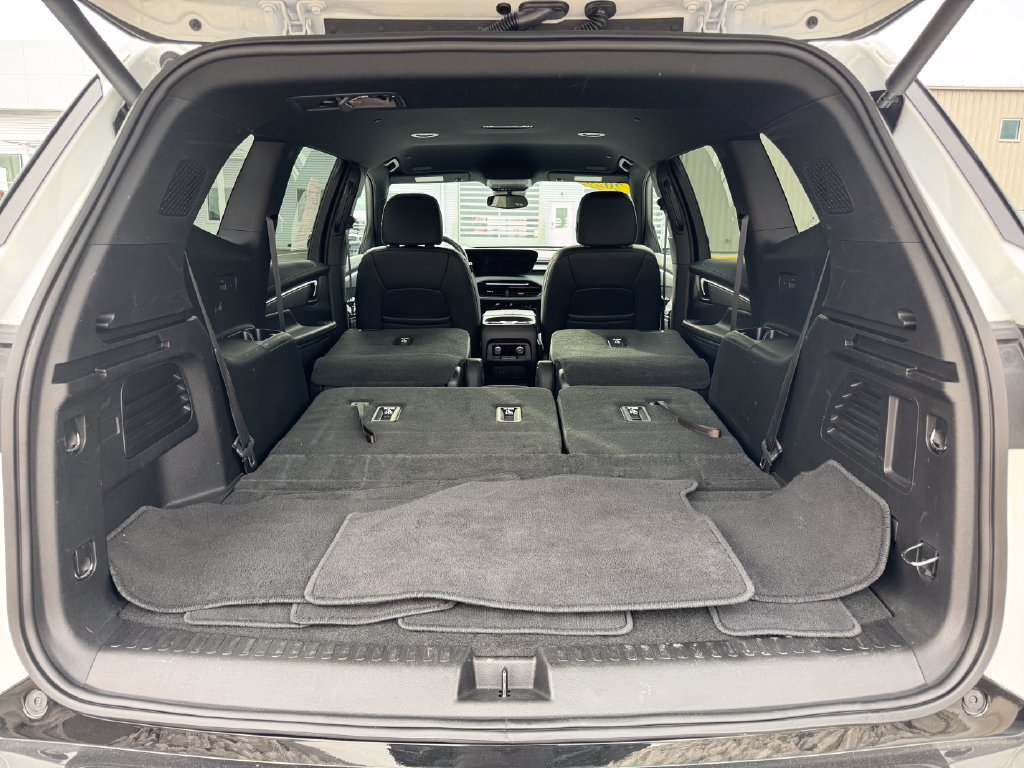 Used 2026 Buick Enclave Sport Touring AWD/4WD image 11
