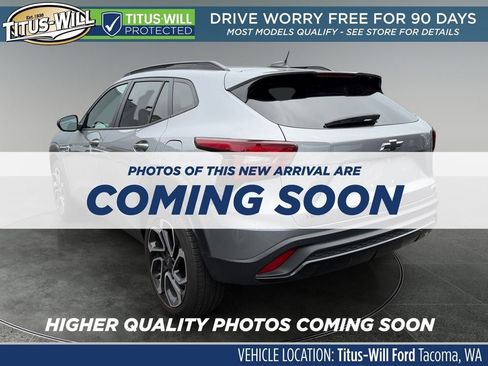 Used 2024 Chevrolet Trax RS w/ Driver Confidence Package FWD image 3