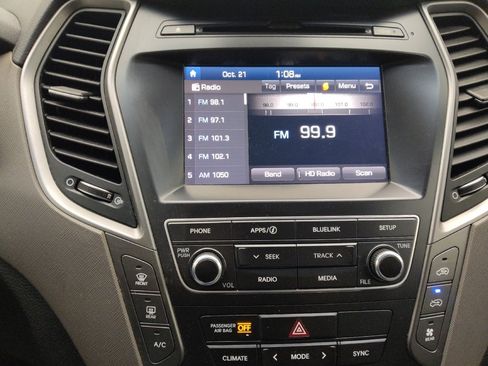 Used 2017 Hyundai Santa Fe SE image 25