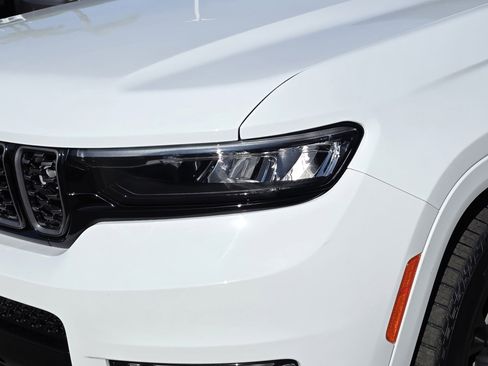 Certified 2023 Jeep Grand Cherokee L Summit image 8