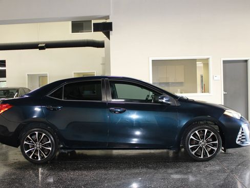 Used 2017 Toyota Corolla SE FWD image 1