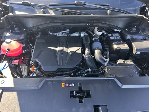 Used 2025 Hyundai Santa Fe Limited image 9