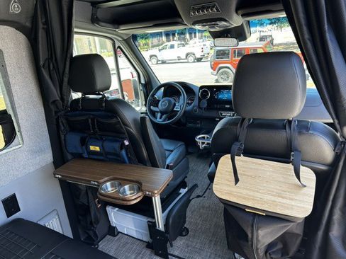 Used 2022 Mercedes-Benz Sprinter 2500 image 17