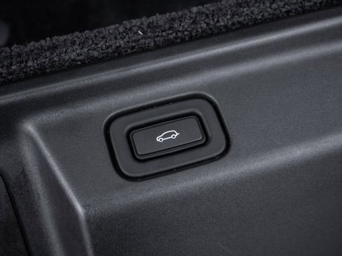 Used 2023 Land Rover Range Rover SV image 35