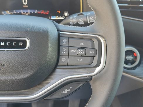 Used 2024 Jeep Wagoneer L Series III w/ Flexible Seating Group image 16