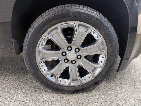 Used 2015 GMC Yukon Denali w/ Premium Package AWD/4WD image 42