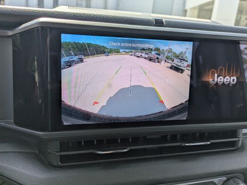 Used 2025 Jeep Wrangler Unlimited Sport S 4xe AWD/4WD image 17