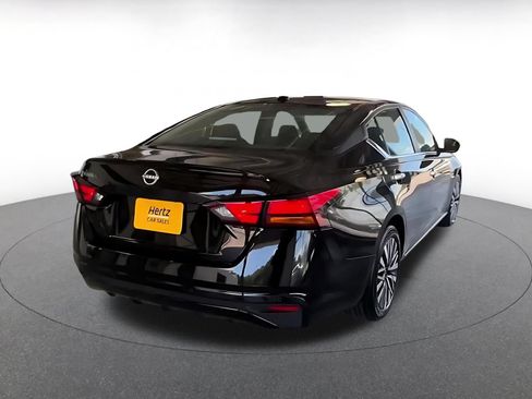 Used 2025 Nissan Altima 2.5 SV FWD image 13