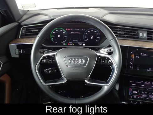 Used 2019 Audi e-tron Prestige w/ Prestige Package image 27