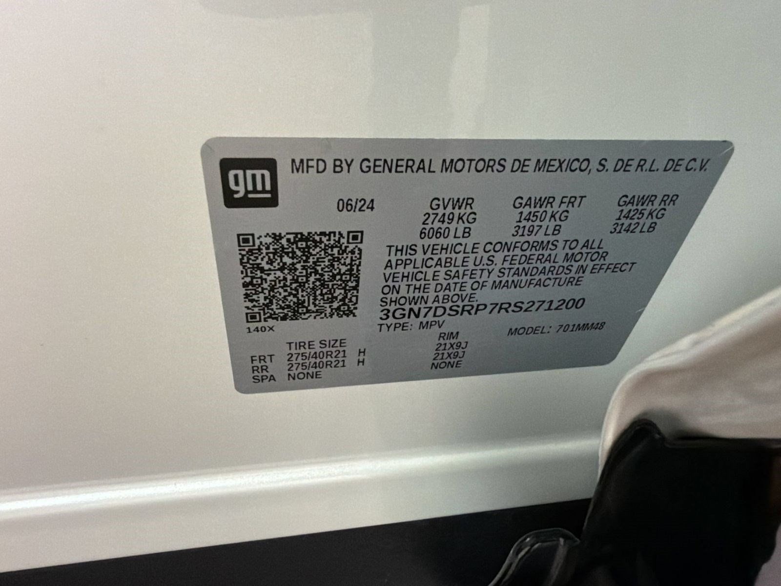 Used 2024 Chevrolet Equinox EV RS FWD image 25
