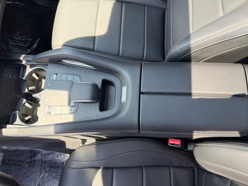 Used 2025 Mercedes-Benz GLE 350 4MATIC image 15