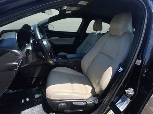 Used 2019 MAZDA MAZDA3 Hatchback FWD image 22