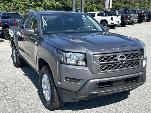 Used 2023 Nissan Frontier SV image 21