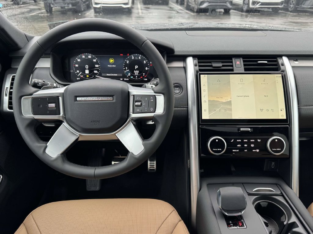 New 2026 Land Rover Discovery Limited Edition AWD/4WD image 16