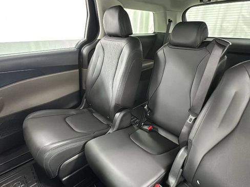 New 2026 Kia Carnival LXS FWD image 14