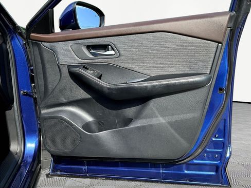Used 2023 Nissan Rogue SV FWD image 27