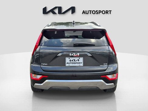 New 2025 Kia Niro EX Touring image 9