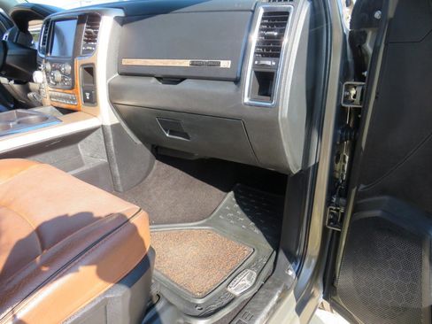 Used 2015 RAM 1500 Laramie Longhorn w/ Convenience Group AWD/4WD image 37