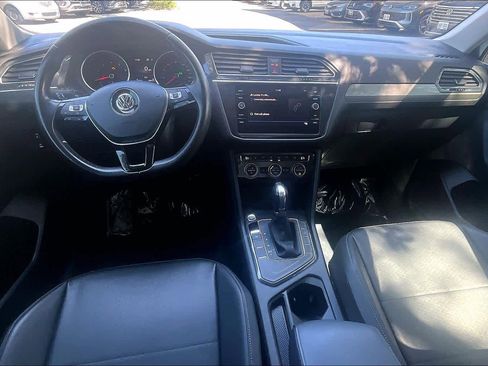 Used 2019 Volkswagen Tiguan SE w/ Panoramic Sunroof Package image 14
