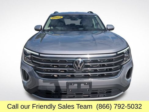Used 2025 Volkswagen Atlas SE AWD/4WD image 10