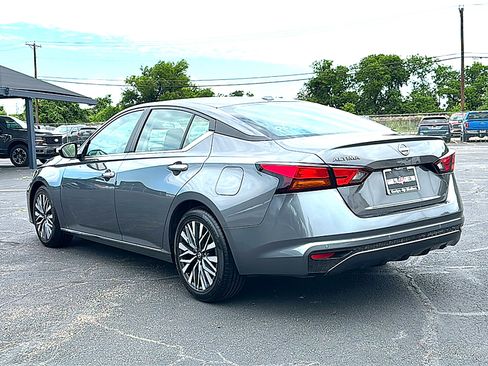 Used 2025 Nissan Altima 2.5 SV FWD image 6