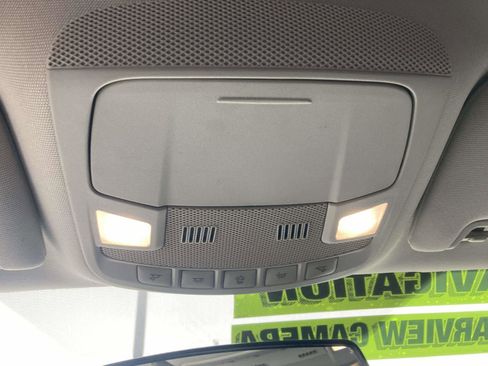 Used 2017 Ford Fusion SE w/ Fusion SE Technology Package image 25