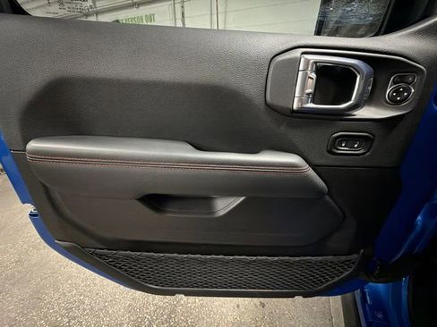 Used 2024 Jeep Gladiator Rubicon w/ Technology Group image 53