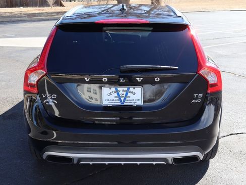 Used 2016 Volvo V60 T5 Cross Country Platinum image 6